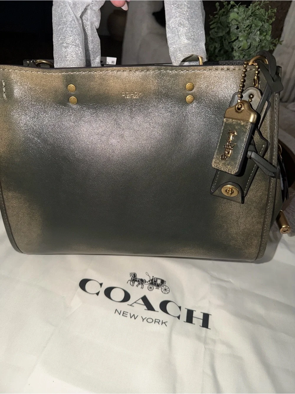❤️ Coach Green Loved Leather Rogue 31 ❤️